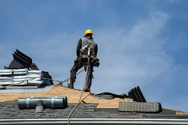 Professional Gutter Installation technician working in Murphy, OR